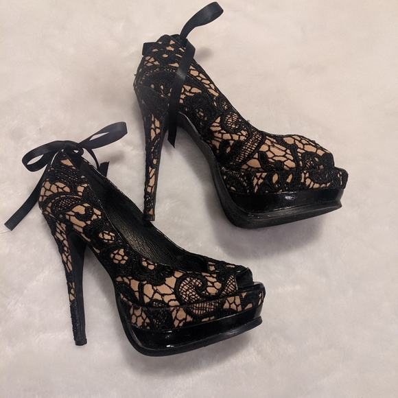 Michael Kors Shoes - Michael Kors Lace Peep Toe Heels